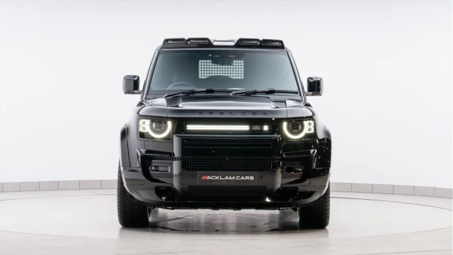Land Rover Defender (24 Reg) 90 3.0 D300 X-Dynamic HSE Hard Top Commercial (No VAT) Image 7
