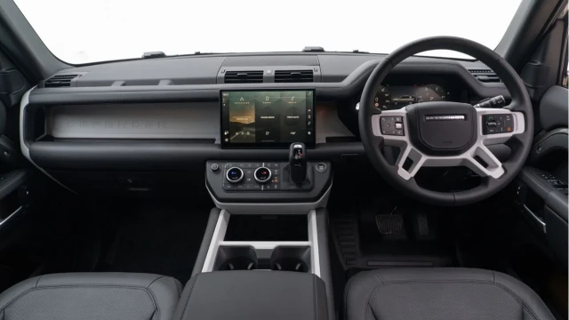 Land Rover Defender (25 Reg) 110 3.0 D350 X-Dynamic HSE (7 Seat) (Bespoke) Image 2