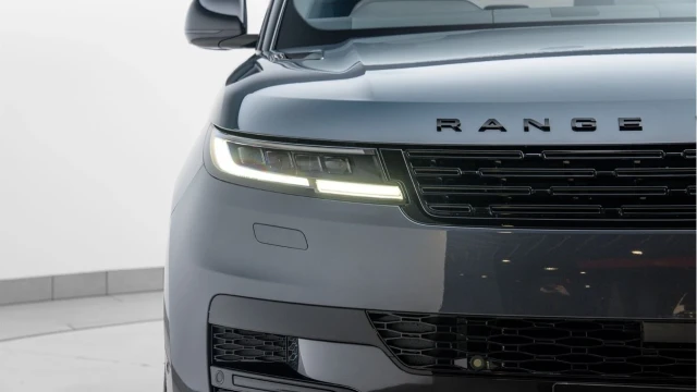 Land Rover Range Rover Sport (75 Reg) 3.0 D300 Dynamic SE (VAT Q) Image 8