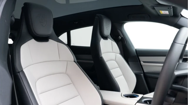 Porsche Taycan (74 Reg) 4S Cross Turismo (VAT Q) Image 3