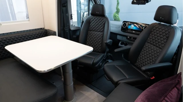 Adria Coral Supreme 670 SL (74 Reg) 2.0D 170bhp Auto (3 Berth) Image 3