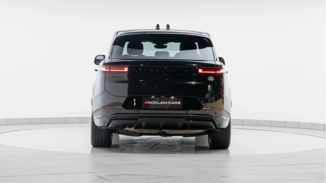 Land Rover Range Rover Sport (72 Reg) 3.0 D300 Dynamic SE (Black Pack) Image 5