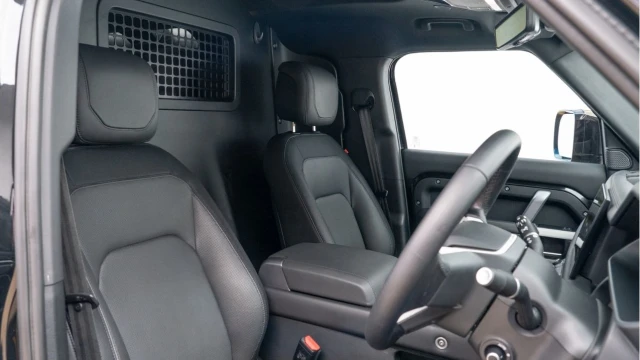 Land Rover Defender (23 Reg) 110 D300 X-Dynamic HSE Hard Top Commercial (+VAT) Image 3