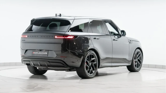 Land Rover Range Rover Sport (24 Reg) 3.0 D300 Dynamic SE (Black Pack) Image 6