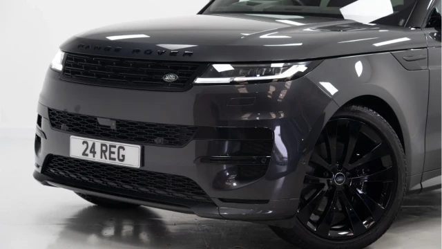 Land Rover Range Rover Sport (24 Reg) 3.0 D350 Autobiography (Black Pack) Image 4
