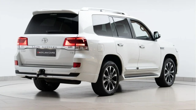 Toyota Land Cruiser (22 Reg) 4.0 V6 VXR (LHD) (8 Seat) Image 6