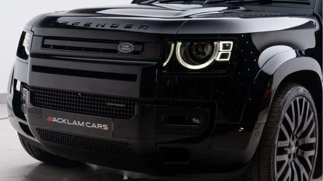 Land Rover Defender (22 Reg) 110 3.0 D300 X-Dynamic HSE (Bespoke) Image 8