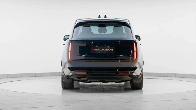 Land Rover Range Rover (73 Reg) 3.0 D350 SE (Black Pack) Image 5