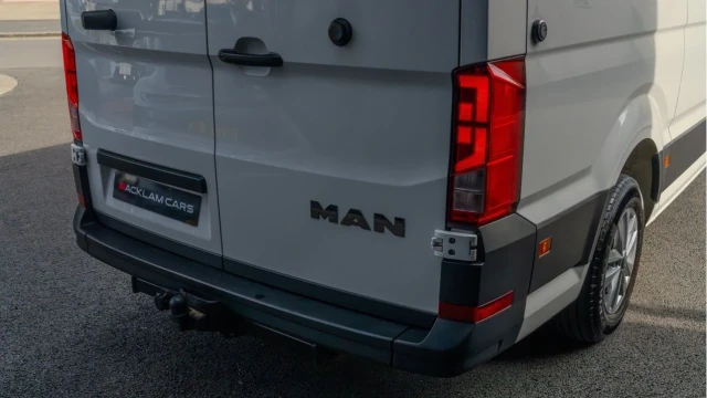 MAN TGE (73 Reg) TGE 3.140 2.0D Lion XS (3 Seat) Image 8