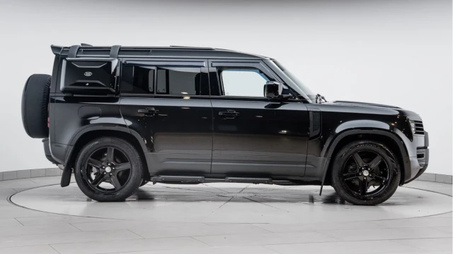 Land Rover Defender (71 Reg) 110 3.0 D250 SE (Black Pack) Image 5