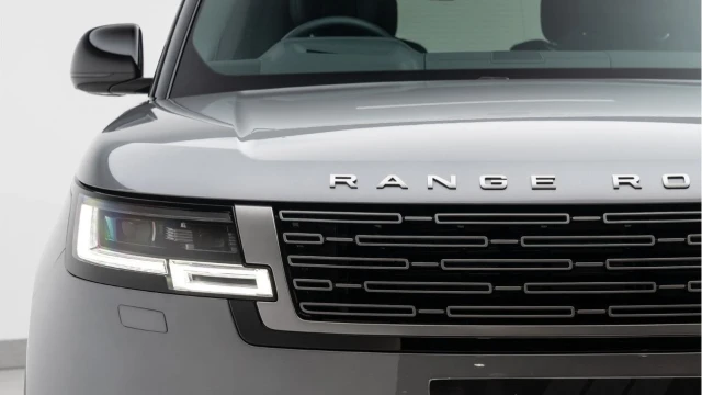 Land Rover Range Rover (73 Reg) 3.0 D350 Autobiography Image 8