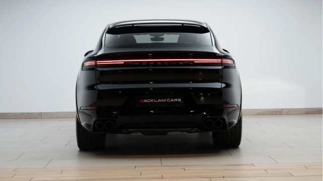 Porsche Cayenne (24 Reg) S 3.0 V6 E-Hybrid Coupe Image 8