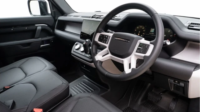 Land Rover Defender (74 Reg) 110 3.0 D250 X-Dynamic SE Hard Top Commercial (3 Seat) (+VAT) Image 2