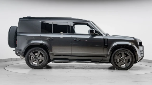 Land Rover Defender (75 Reg) 110 3.0 D350 X-Dynamic HSE Hard Top Commercial (3 Seat) (+VAT) Image 5