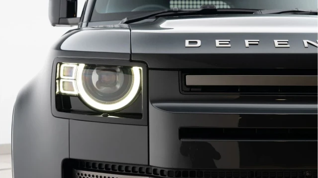 Land Rover Defender (74 Reg) 110 3.0 D250 X-Dynamic HSE Hard Top Commercial (3 Seat) (+VAT) Image 8
