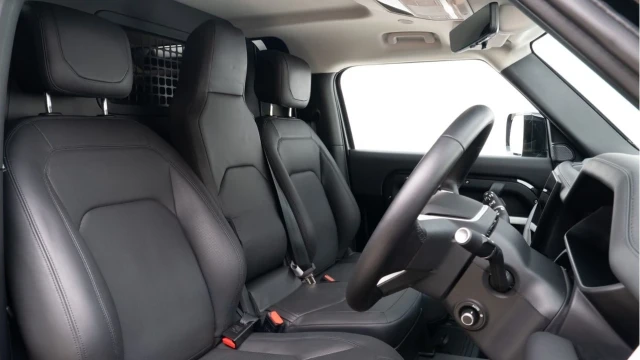 Land Rover Defender (24 Reg) 90 3.0 D250 HSE Hard Top Commercial (3 Seat) (Bespoke URBAN) (+VAT) Image 3