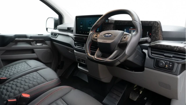 Ford Transit Custom (25 Reg) 320 2.0 Ecoblue Limited LWB (Motion R MC Edition) (+VAT) Image 2
