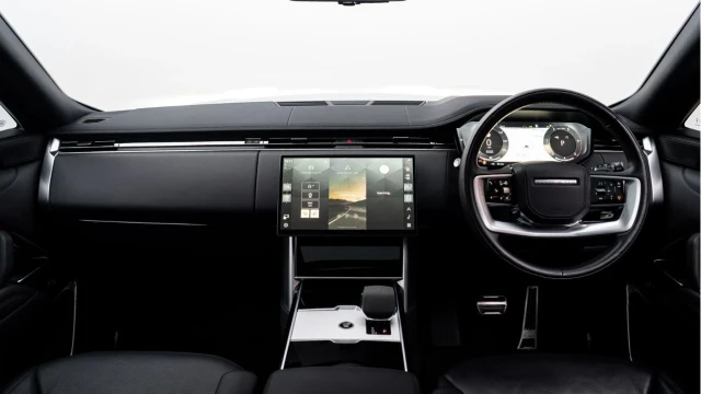 Land Rover Range Rover (73 Reg) 3.0 D300 HSE (VAT Q) Image 2
