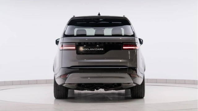 Land Rover Discovery (74 Reg) 3.0 D300 Dynamic SE Image 4
