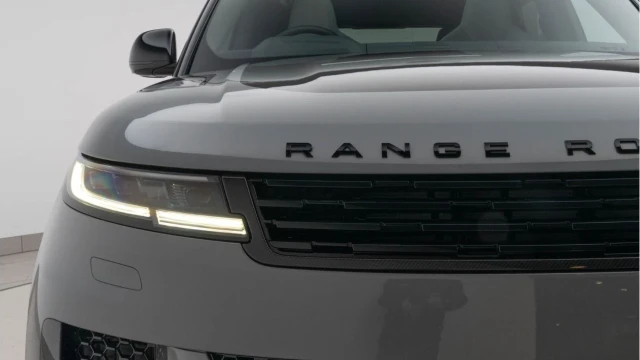 Land Rover Range Rover Sport (75 Reg) 4.4 V8 P635 SV Edition Two (VAT Q) Image 6