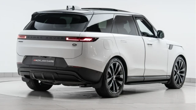 Land Rover Range Rover Sport (23 Reg) 3.0 D300 SE (Black Pack) Image 6