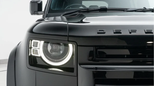 Land Rover Defender (22 Reg) 110 3.0 D300 HSE (Bespoke) Image 8