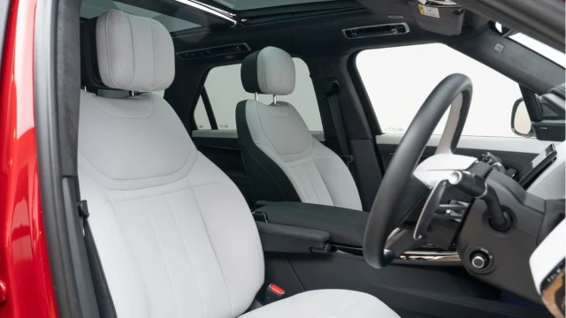 Land Rover Range Rover Sport (23 Reg) 4.4 V8 P530 First Edition (Black Pack) Image 3