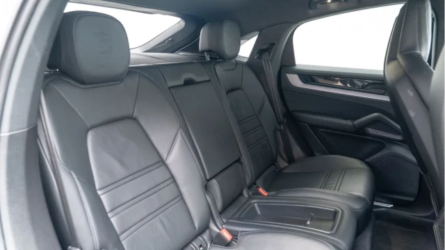 Porsche Cayenne (24 Reg) 3.0 V6 Coupe (New Model) Image 8