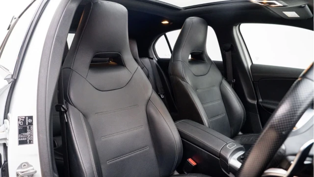 Mercedes-Benz Amg A35 (72 Reg) 2.0 Premium Plus 4Matic Image 5