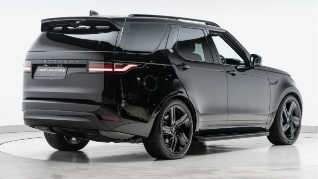 Land Rover Discovery (24 Reg) 3.0 D300 Dynamic HSE Hard Top (URBAN 5 Seat) (No VAT) Image 8