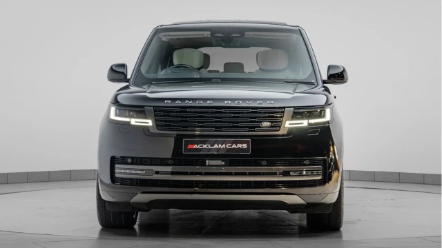 Land Rover Range Rover (74 Reg) 3.0 D350 Autobiography LWB (7 Seat) Image 4