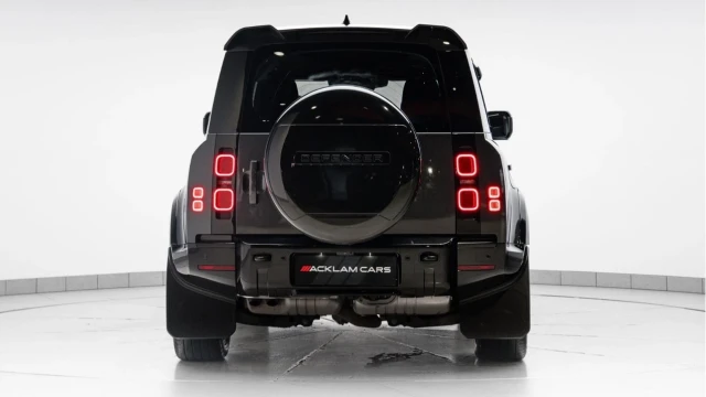 Land Rover Defender (74 Reg) 110 3.0 D350 X-Dynamic HSE (Black Pack) Image 7