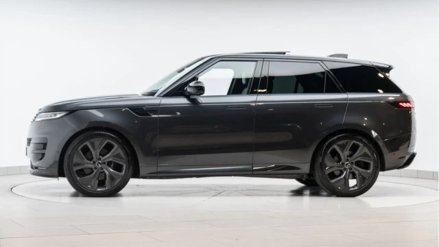 Land Rover Range Rover Sport (73 Reg) 3.0 D350 Autobiography (Black Pack) Image 4
