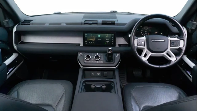 Land Rover Defender (72 Reg) 110 3.0 D250 X-Dynamic SE (Black Pack) Image 2