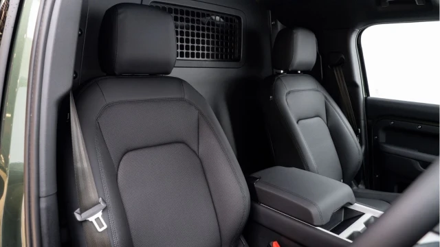 Land Rover Defender (75 Reg) 110 3.0 D250 X-Dynamic SE Hard Top Commercial (+VAT) Image 3