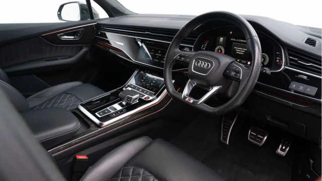 Audi SQ7 (22 Reg) 4.0TFSI V8 Black Edition Quattro Image 8