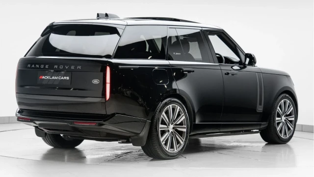 Land Rover Range Rover (72 Reg) 3.0 D350 Autobiography (Shadow Pack) Image 6