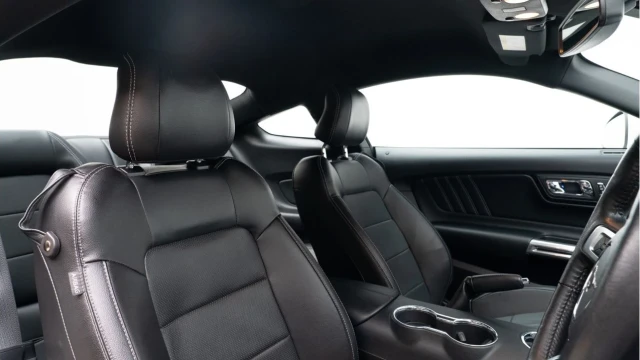 Ford MUSTANG (18 Reg) 5.0 V8 GT Coupe Image 3