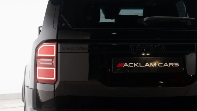 Toyota Land Cruiser (74 Reg) 2.8D Invincible (7 Seat) Image 8