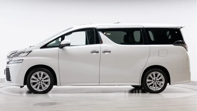 Toyota Vellfire (65 Reg) 3.5 V6 Executive Lounge (7 Seat) Image 4