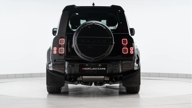 Land Rover Defender (25 Reg) 110 5.0 V8 P425 X (URBAN) Image 5