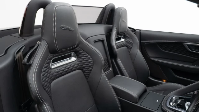 Jaguar F-TYPE (72 Reg) 5.0 V8 P450 R-Dynamic Black Convertible Image 3