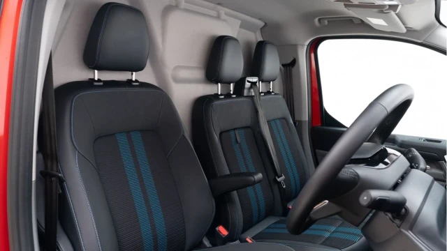 Ford Transit Custom (74 Reg) Custom 300 Sport 2.0 Ecoblue (+VAT) Image 3