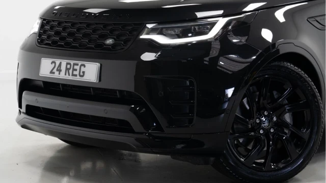 Land Rover Discovery (24 Reg) 3.0 D300 Dynamic SE Image 4