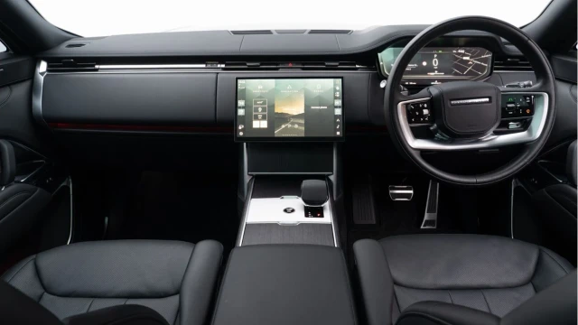 Land Rover Range Rover (73 Reg) 3.0 D350 SE (Shadow Pack) Image 2