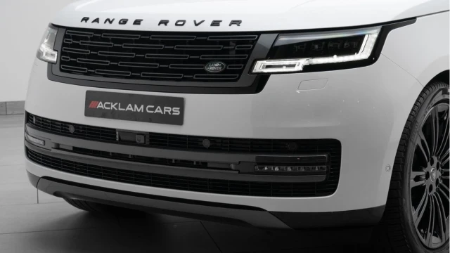 Land Rover Range Rover (23 Reg) 3.0 D350 SE (Shadow Pack) Image 4