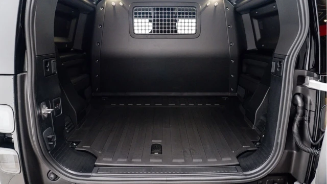 Land Rover Defender (75 Reg) 90 3.0 D250 S Hard Top Commercial (3 Seat) (+VAT) Image 4