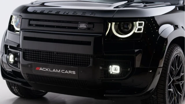 Land Rover Defender (25 Reg) 110 3.0 D350 X-Dynamic SE (Bespoke) Image 8