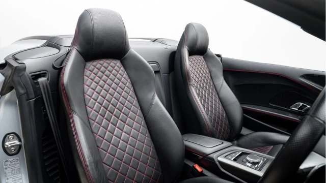 Audi R8 (66 Reg) 5.2 V10 Quattro Spyder Image 4