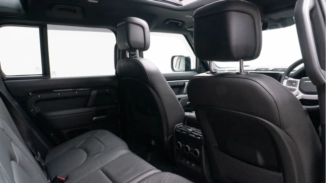 Land Rover Defender (25 Reg) 110 3.0 D350 X-Dynamic HSE (7 Seat) Image 6